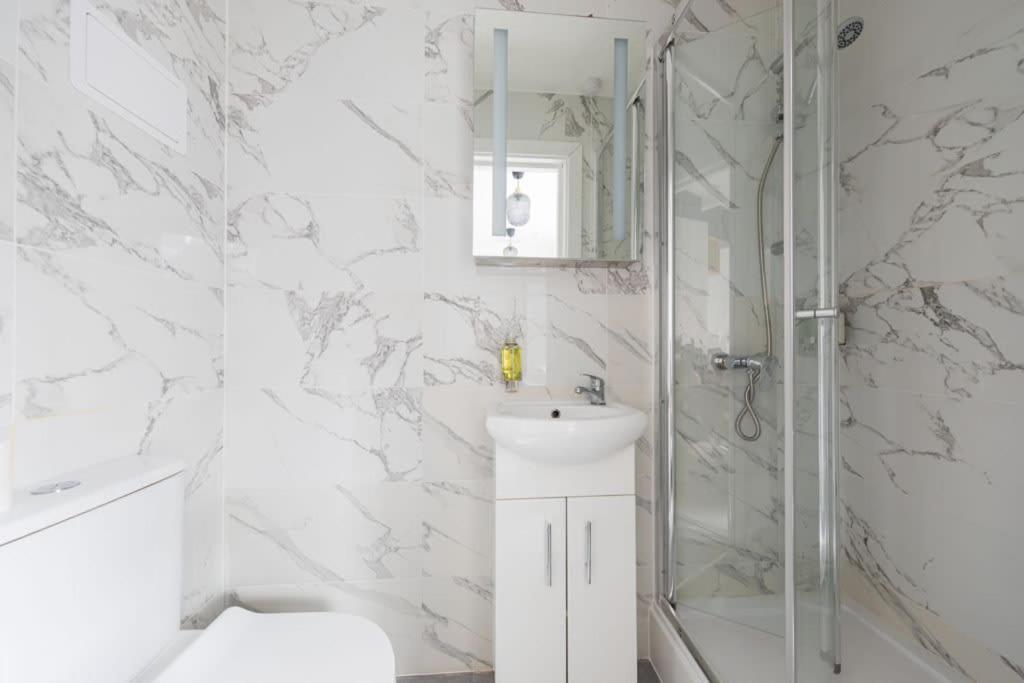 Victorian Beauty With Private Toilet And Shower Near Tube Station London Eksteriør billede